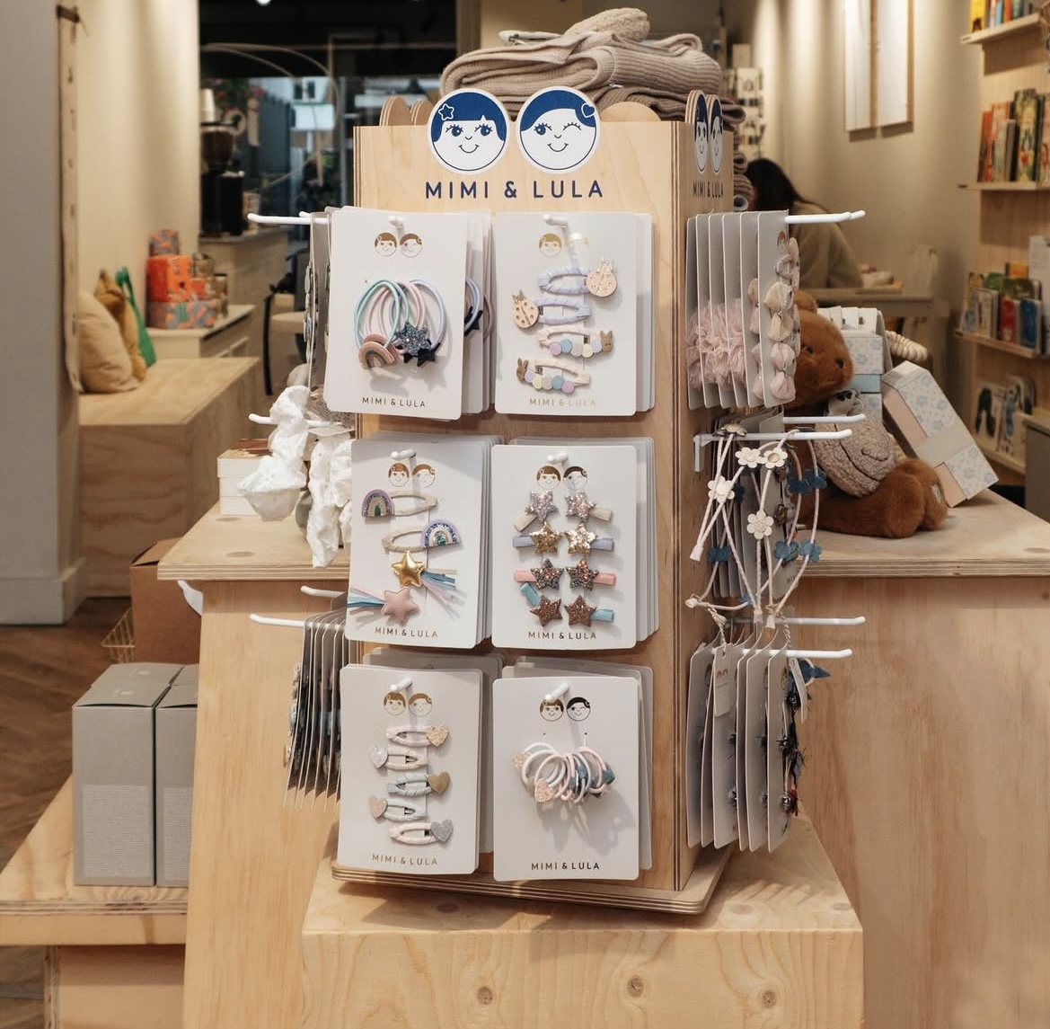 Rek met haaraccessoires van Mimi & Lula